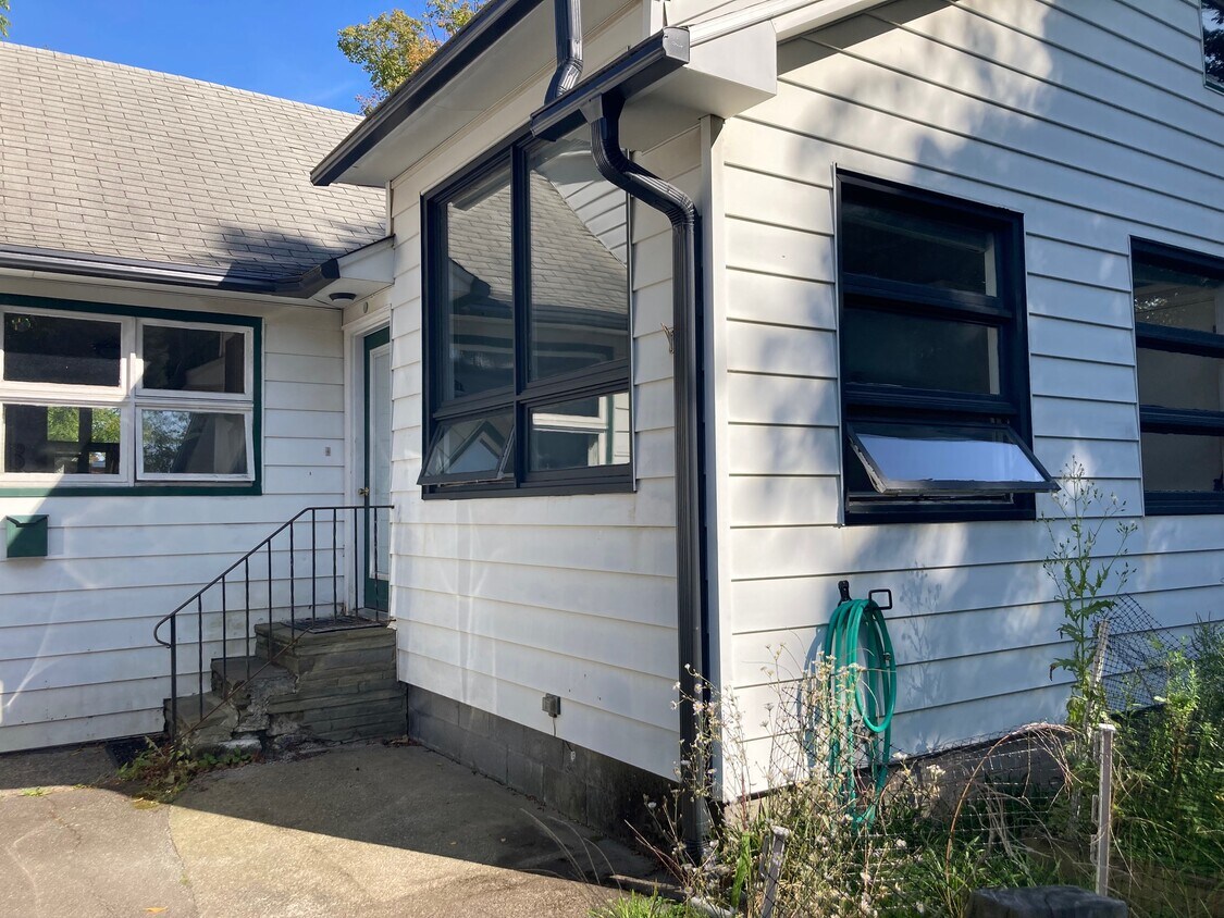 Primary Photo - 3 Neher St