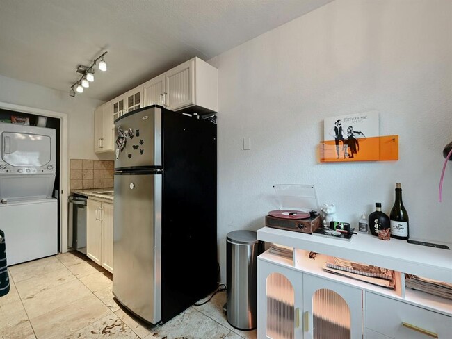 Foto del edificio - 1110 W 22nd St