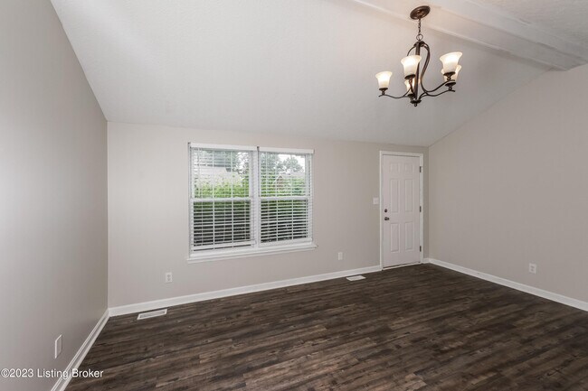 Foto del edificio - 523 River Oaks Dr