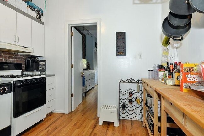 Foto del edificio - 1218 Washington St