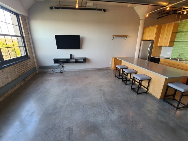 Building Photo - 730 Stinson Blvd
