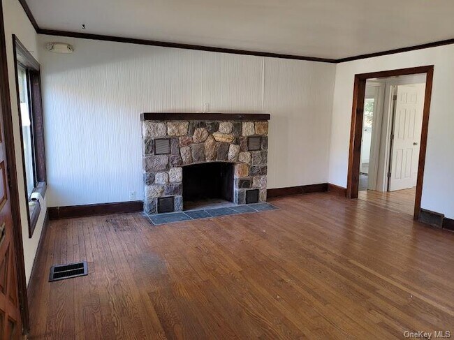 Building Photo - 1521 NY-208