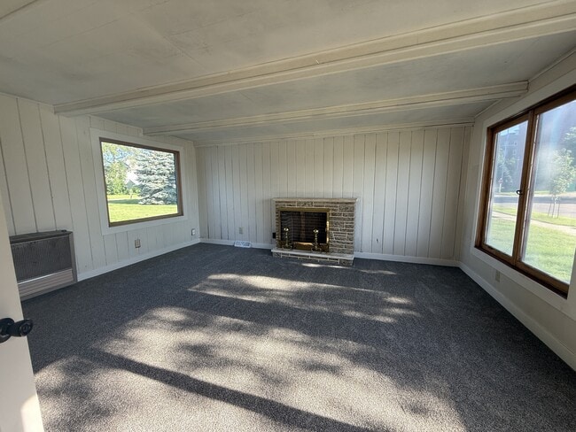 Building Photo - 418 S State St