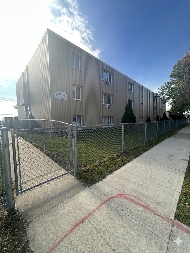 Building Photo - 44 Marlow Crt