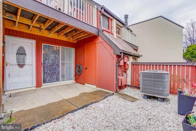 Building Photo - 3800 El Camino Pl