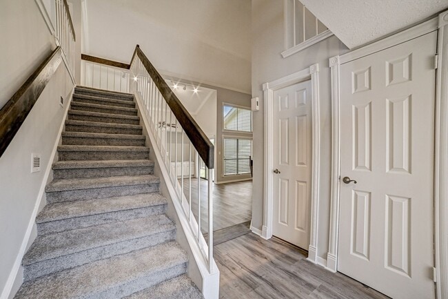 Foto del edificio - 3310 Meadway Dr