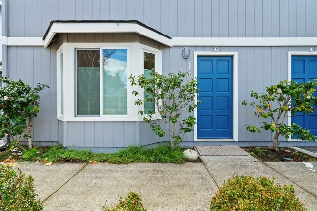 Building Photo - 3850 Bramble Ln