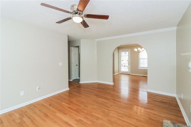 Building Photo - 100 Ivy Glen