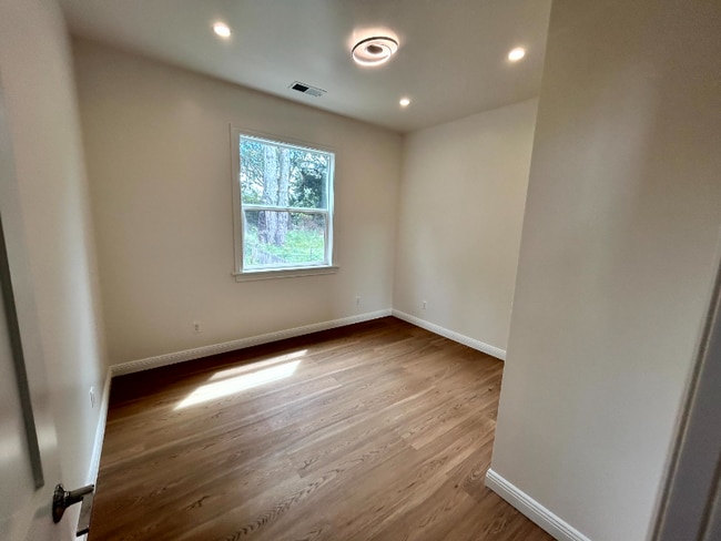 Building Photo - 129 Sagamore St