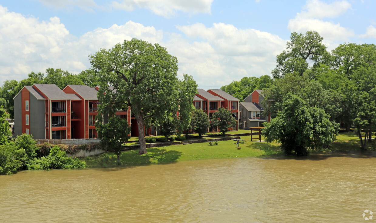 Primary Photo - Brazos Park Apartments