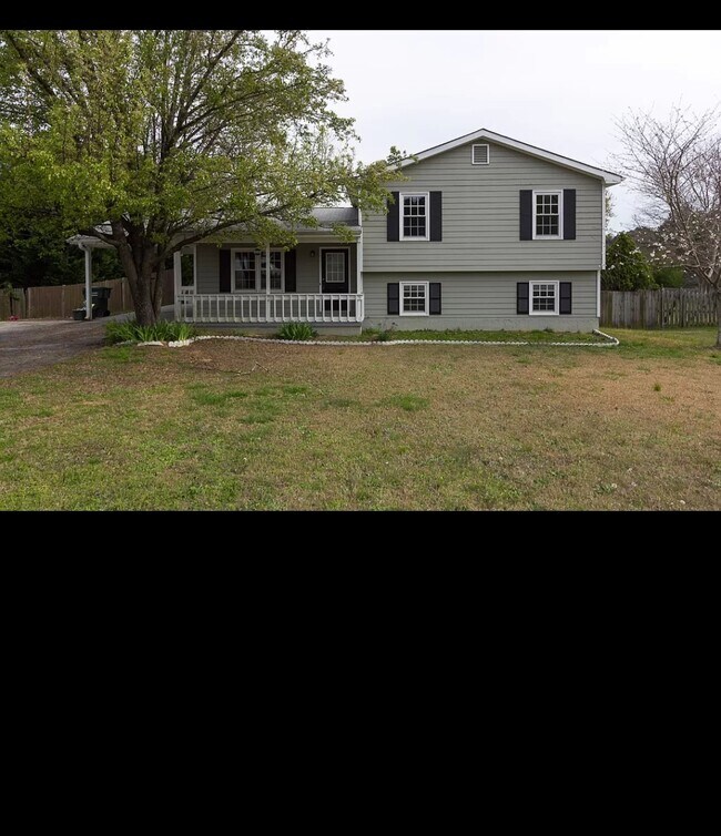 Foto del edificio - 1425 Compton Woods Dr