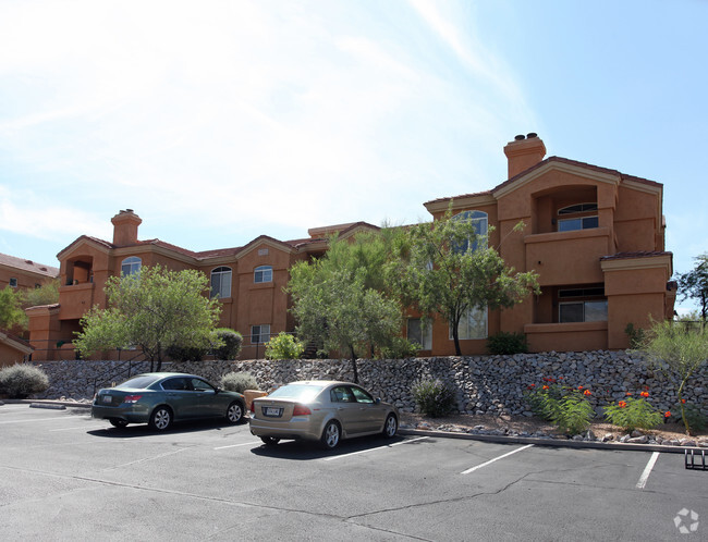 Foto del edificio - Pinnacle Canyon Apartments