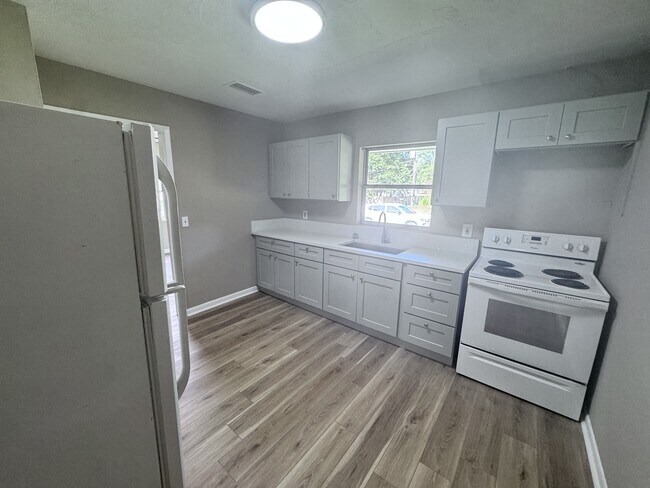 Foto del edificio - 6144 Catoma St