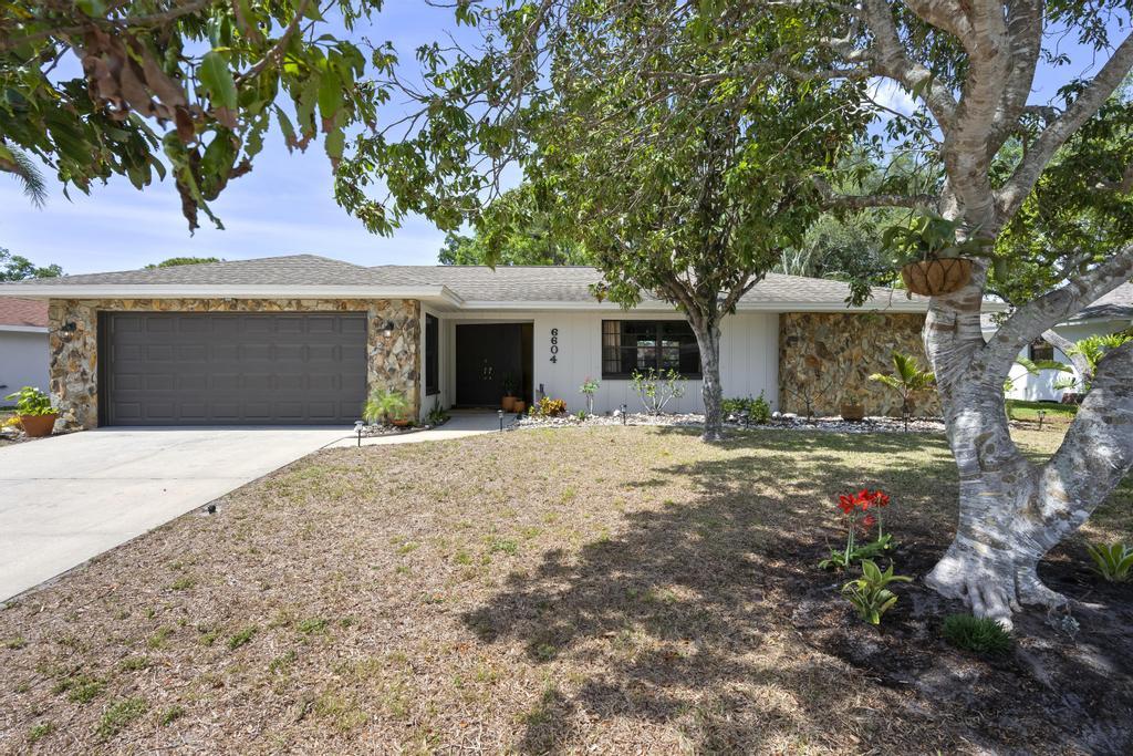 Foto principal - 6604 23rd Ave W