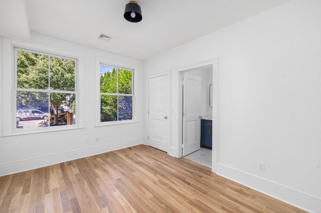 Photo - 293 Governor St Apartment