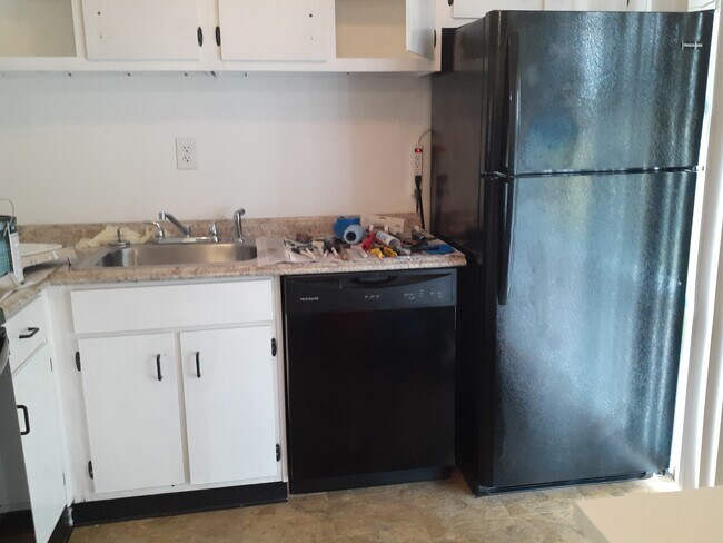 Kitchen - 721 S Beach St