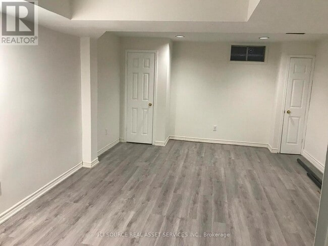 Building Photo - 155 Highland Crescent