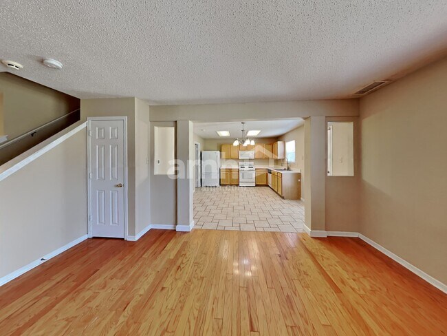 Building Photo - 1742 Sonesta Lane