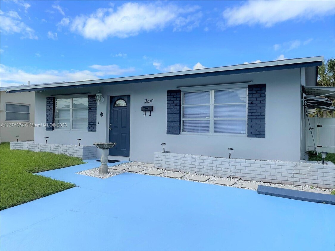 Fort Lauderdale, 
                        , –