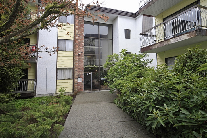 Primary Photo - Cedar Lodge Apartments