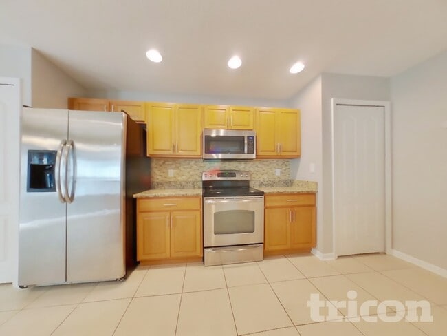 Building Photo - 3423 98th St E