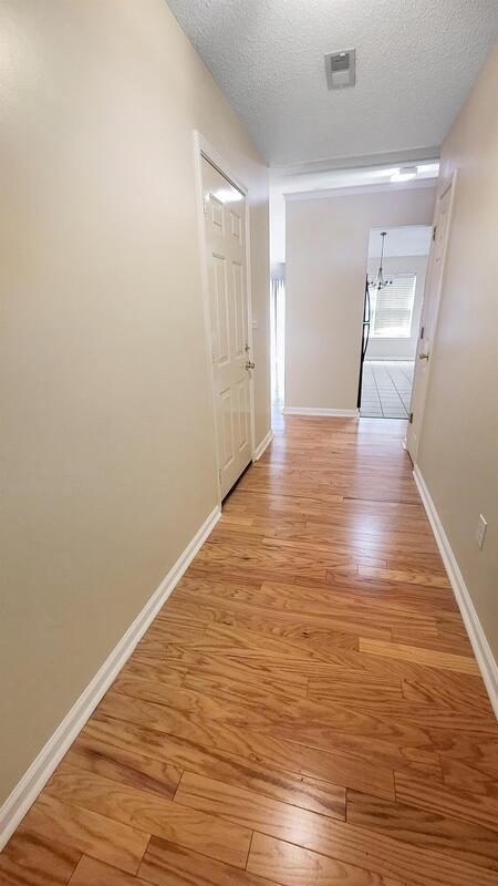 Foto del edificio - 323 S Sandy Brook Way