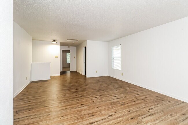 Foto del edificio - 7010 Sycamore Grove Ct