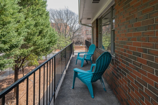 Building Photo - 1140 12th St S