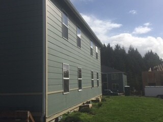Building Photo - 2045 SE Azalea Ave
