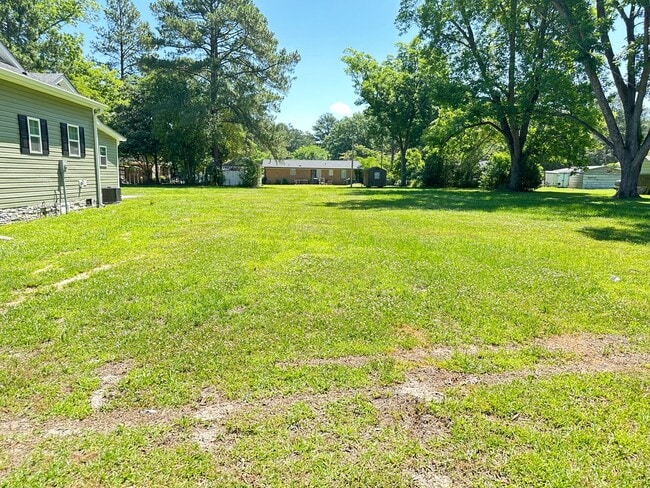 Building Photo - 408 Branch St