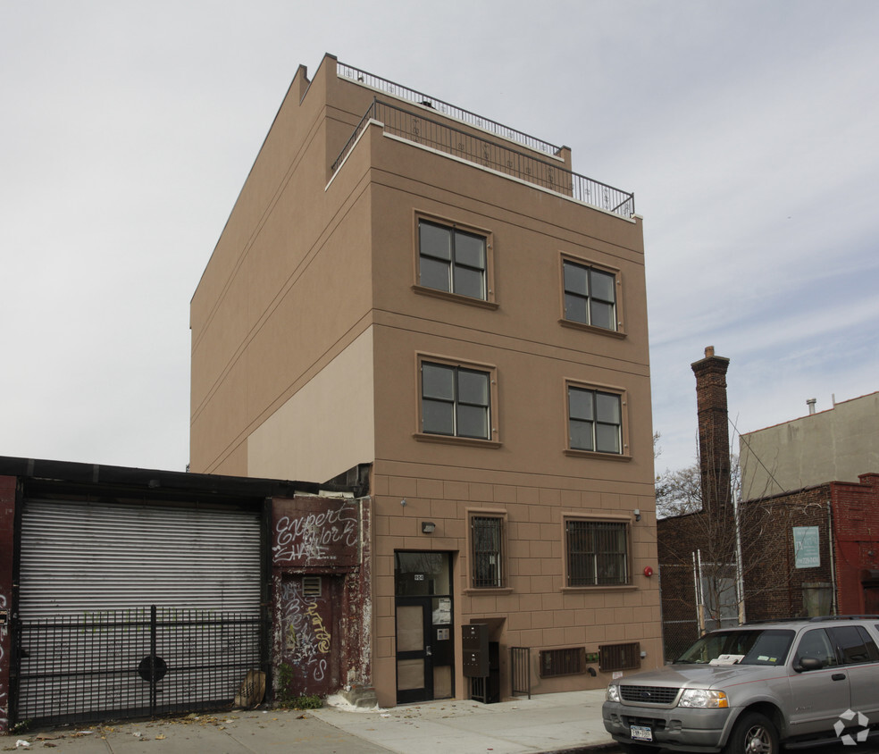 904 Kent Ave, Brooklyn, NY 11205 - Apartments in Brooklyn, NY ...