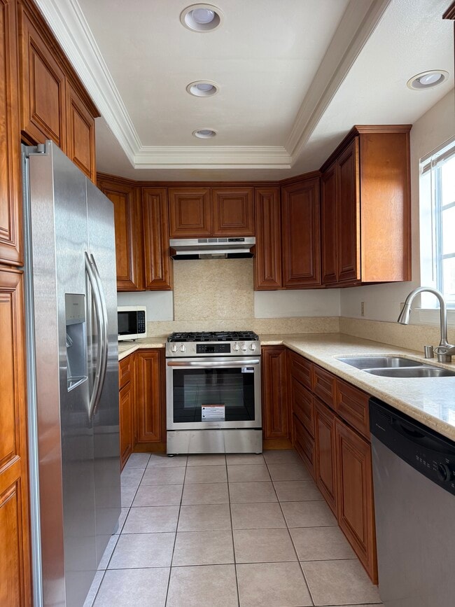 Building Photo - 26145 Frampton Ave