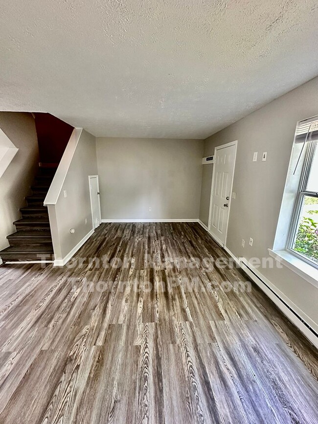 Building Photo - Available Now 3 Bedroom Townhouse in Culpeper
