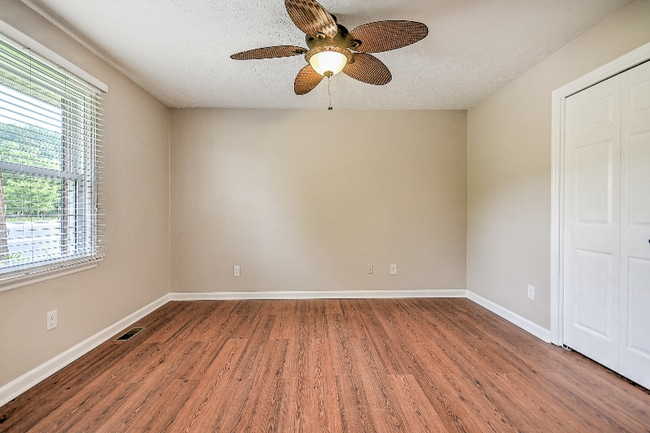 Building Photo - 5524 Carters Vly Rd