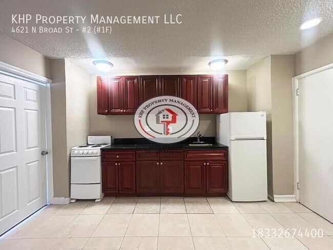 Foto del edificio - Spacious 1 Bedroom Apartment in Fern Rock ...