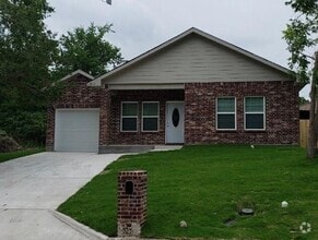 Building Photo - 1213 Hemphill St