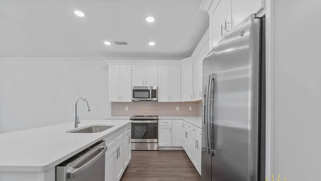 Building Photo - 517 Hill Ln