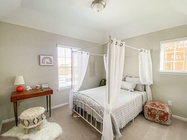 Dormitorio secundario (Plano 4301) - Pradera Oaks