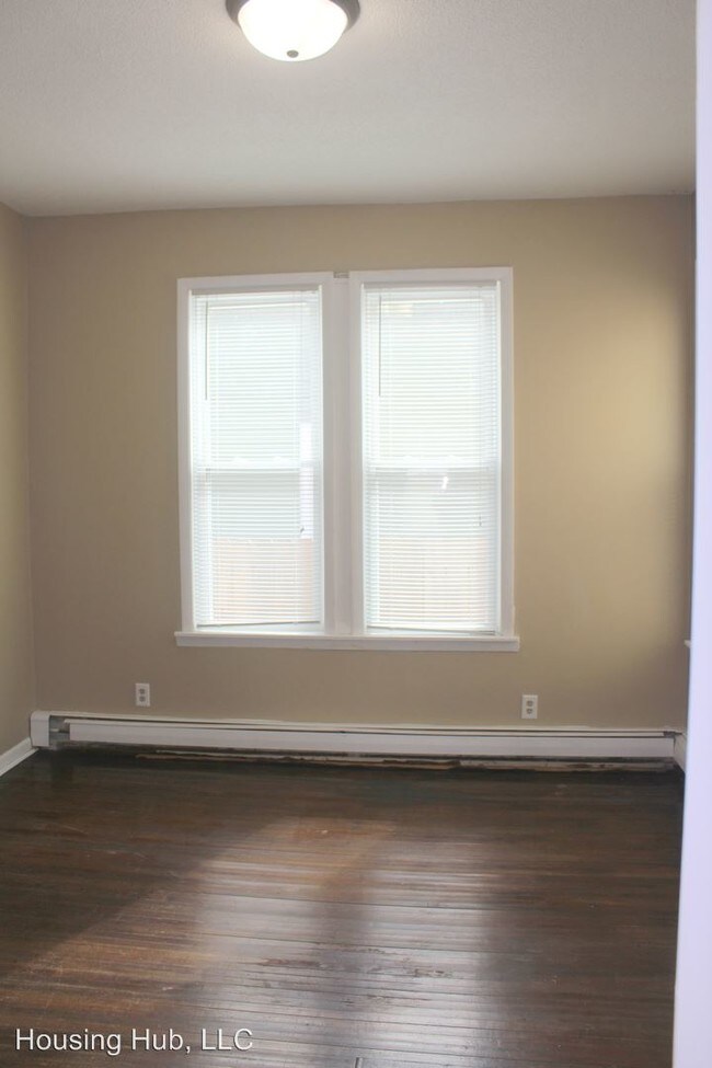 1158 Edgerton St, Saint Paul, MN 55130 Apartment for Rent in Saint