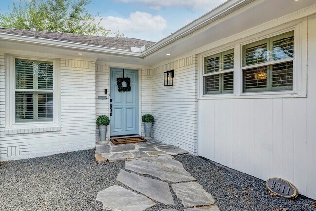 Foto del edificio - 3511 Broadmead Dr