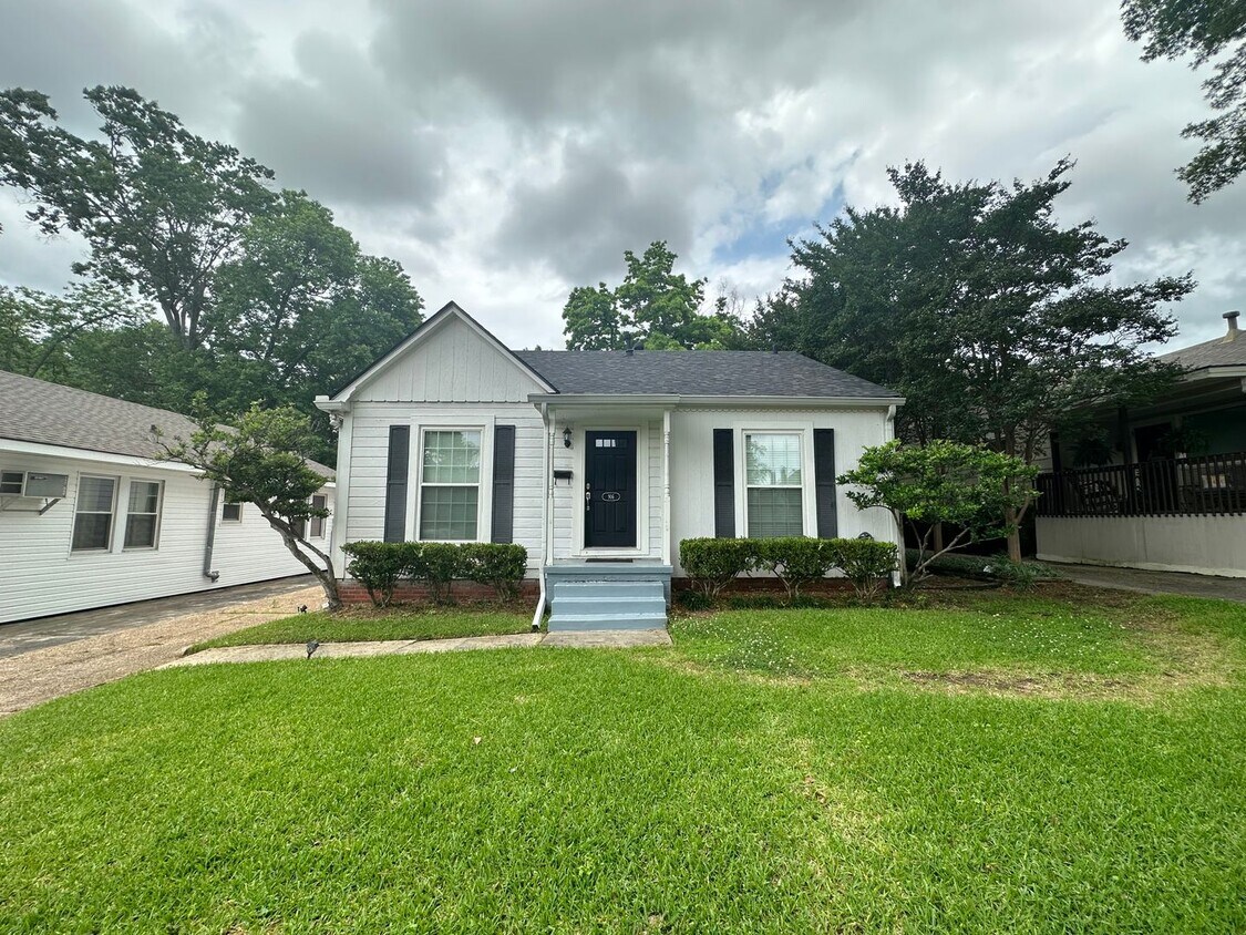 Primary Photo - Beautiful 3 Bedroom South Highland House