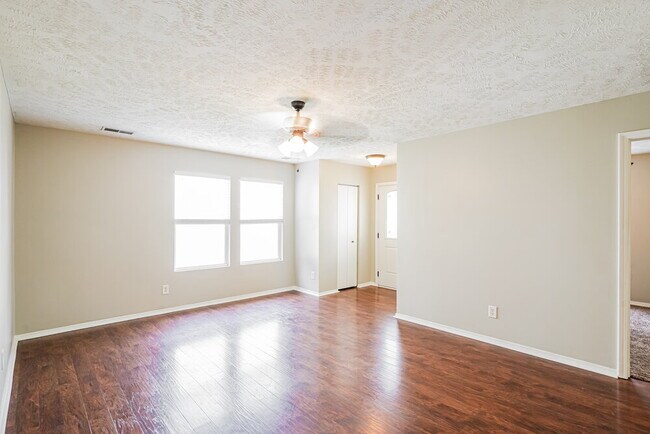 Foto del edificio - 2735 Sutherland Dr