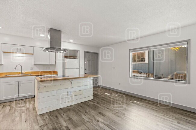 Foto del edificio - 1513 W Mission Ave
