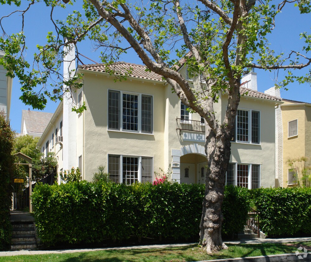 Building Photo - 153 S Maple Dr