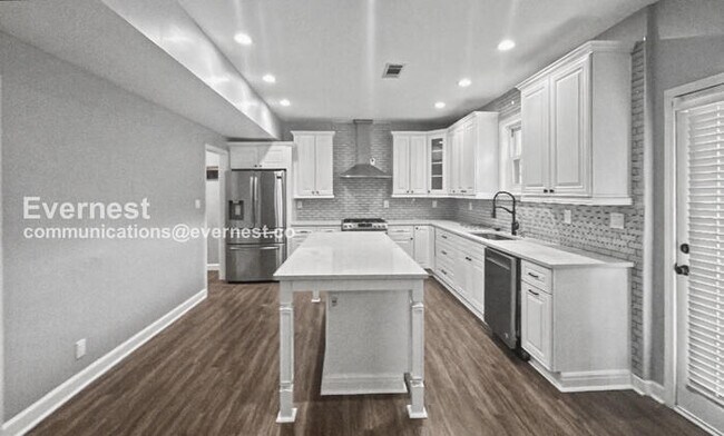 Building Photo - Modern Living in Saddle Bridge with Private Patio / 4 Beds and 2.5 Bath / Available Now!