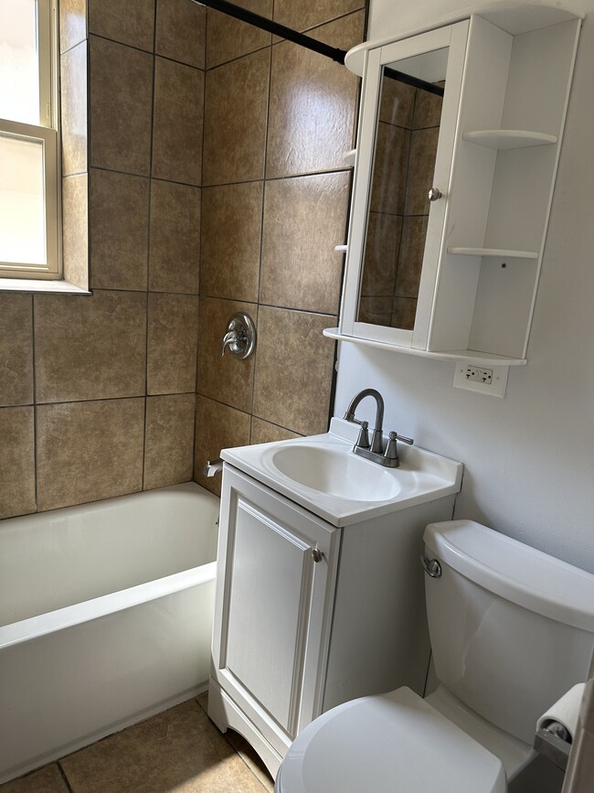 Building Photo - 6343 N Magnolia Ave
