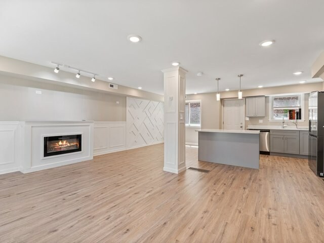 Foto del edificio - 8325 S Ingleside Ave