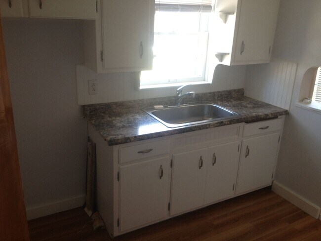 Foto del edificio - 4913 E 86th St