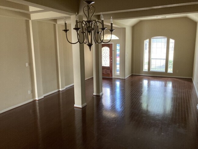 Foto del edificio - 4510 Blakes Ridge St