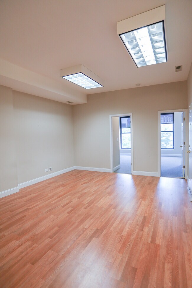 Foto del edificio - 1582 N Clybourn Ave